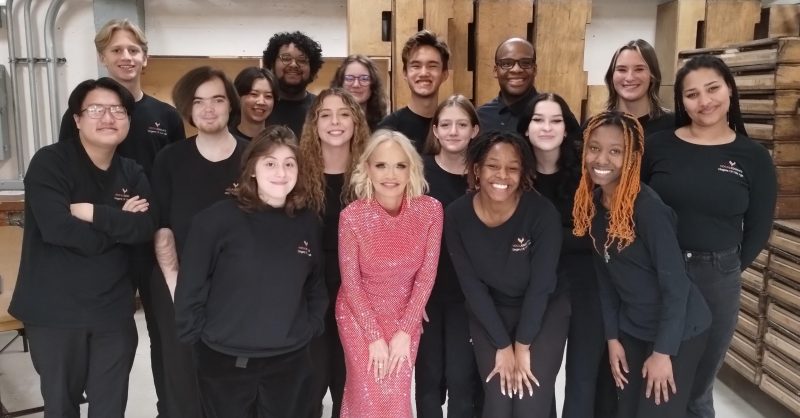 VocalEssence Singers pose with Kristin Chenoweth. Photo Credit: Rhiannon Fiskradatz